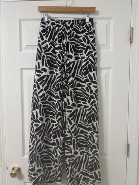 Wide-Leg Printed Palazzo Pants in Black and White